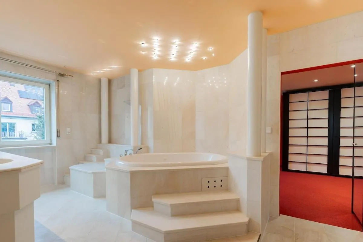 Апартаменты Sonnendurchflutetes 215Qm Loft Fuer 6 Personen Нюрнберг
